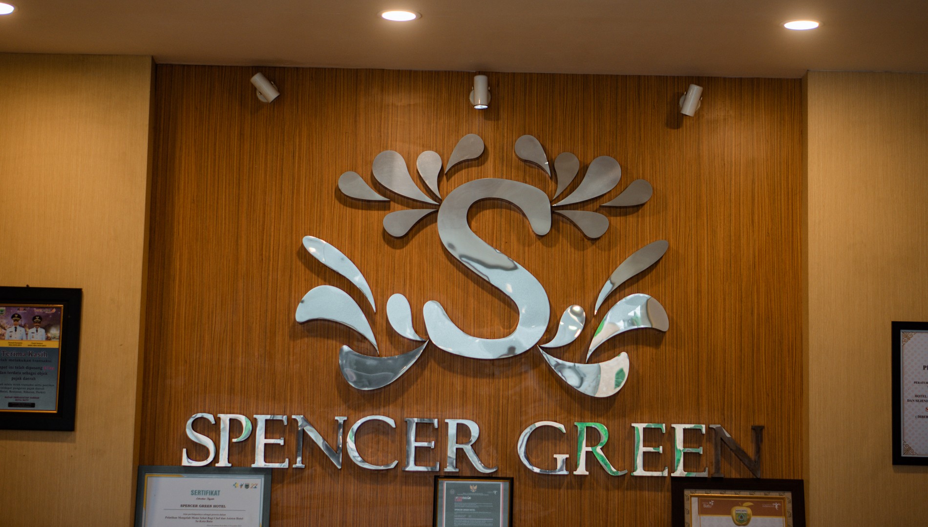 Spencer Green Hotel Batu Slider 1